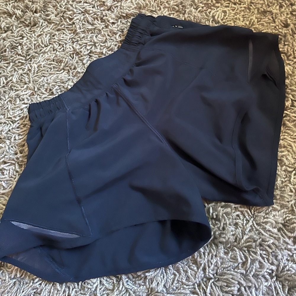 lululemon hotty hot 4in shorts